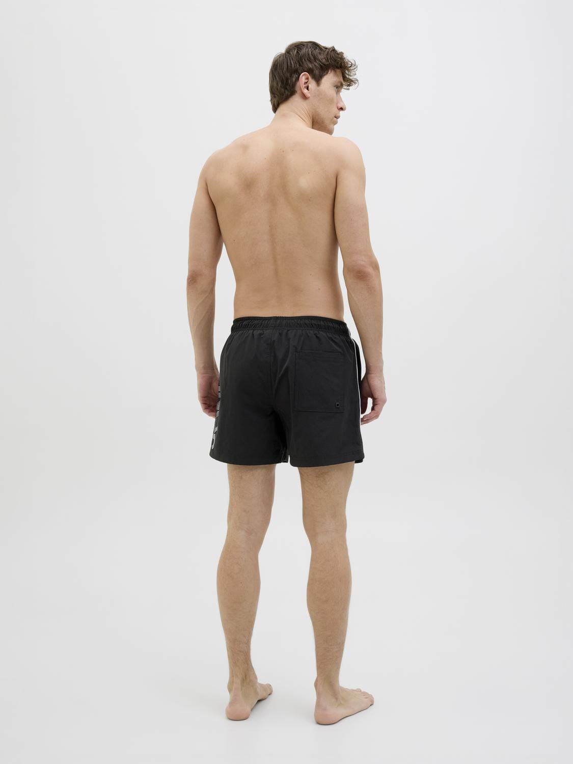 model_shot-back