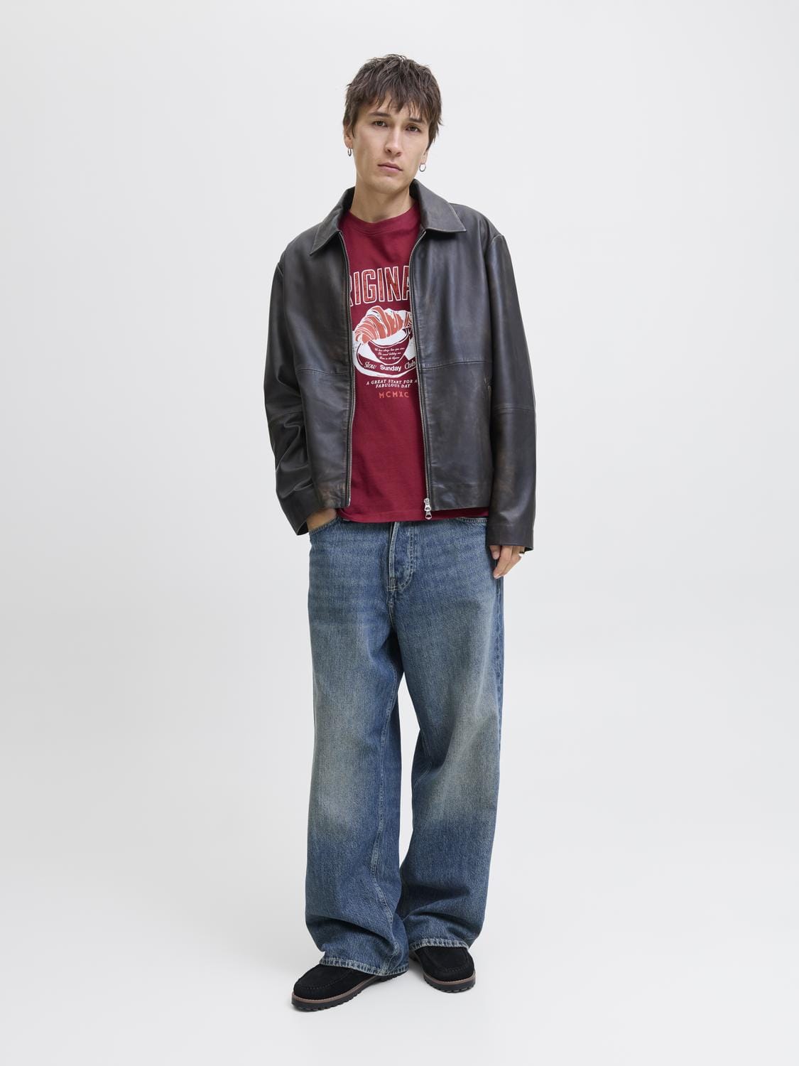 model_shot-front_full