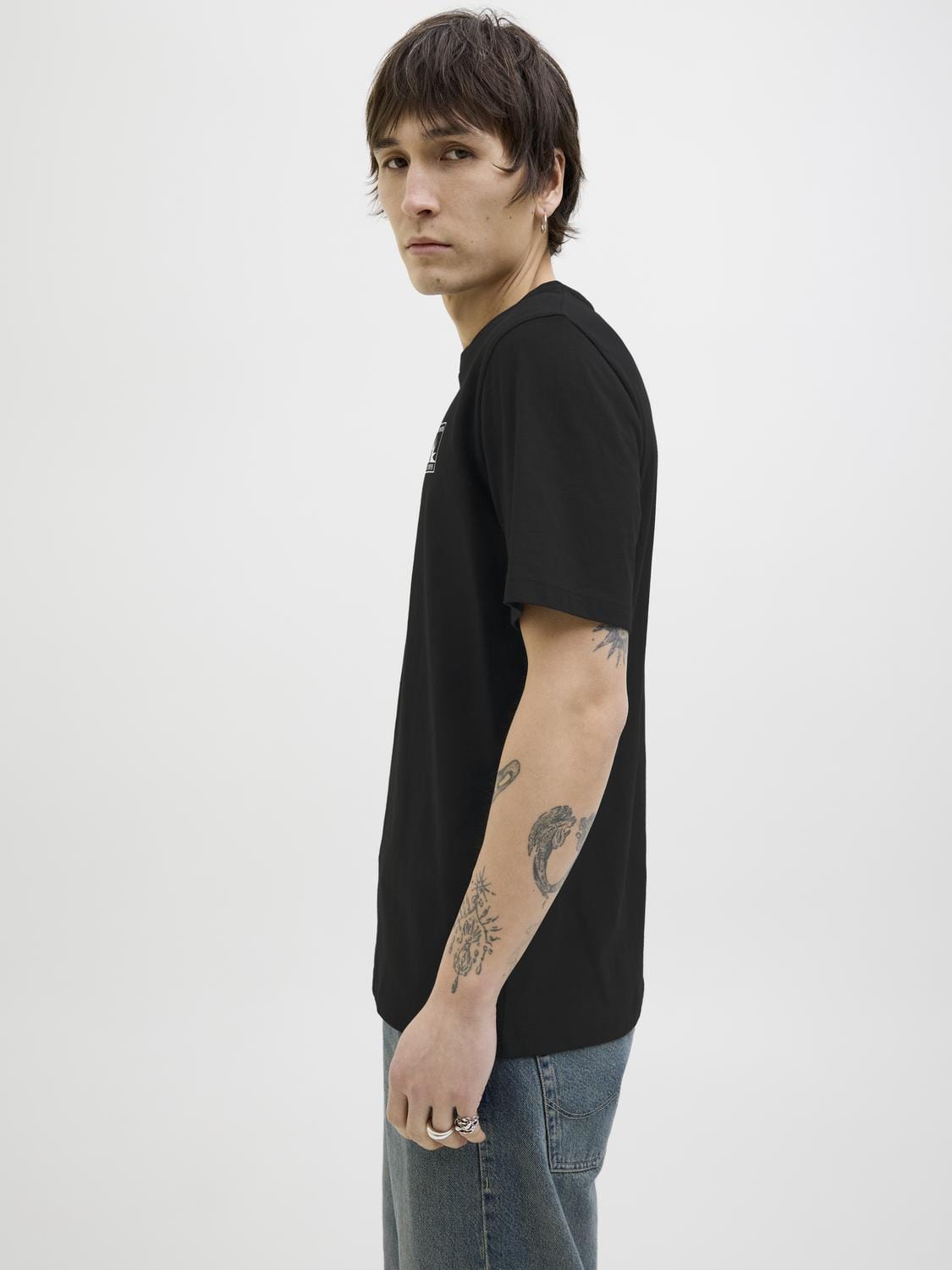 model_shot-detail