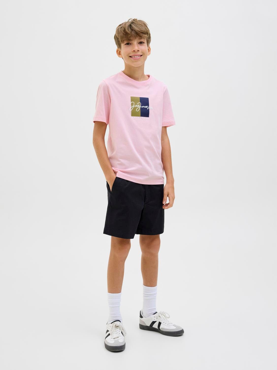 model_shot-front_full