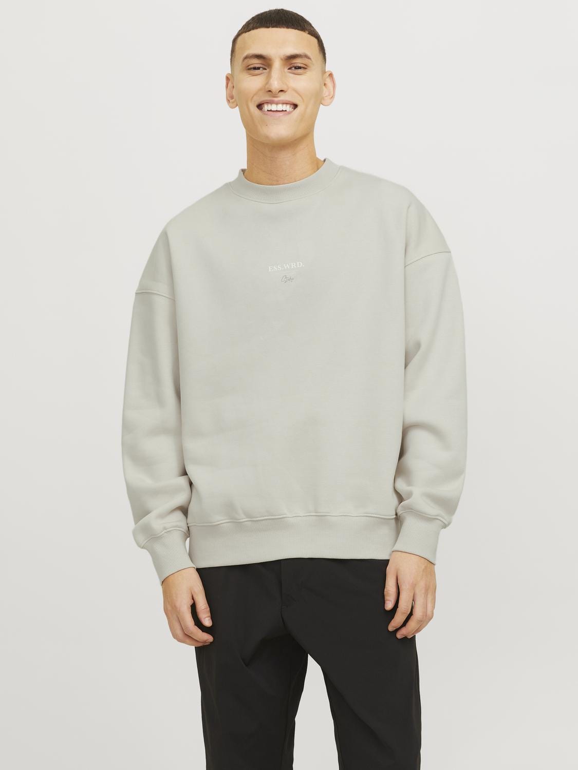 model_shot-front