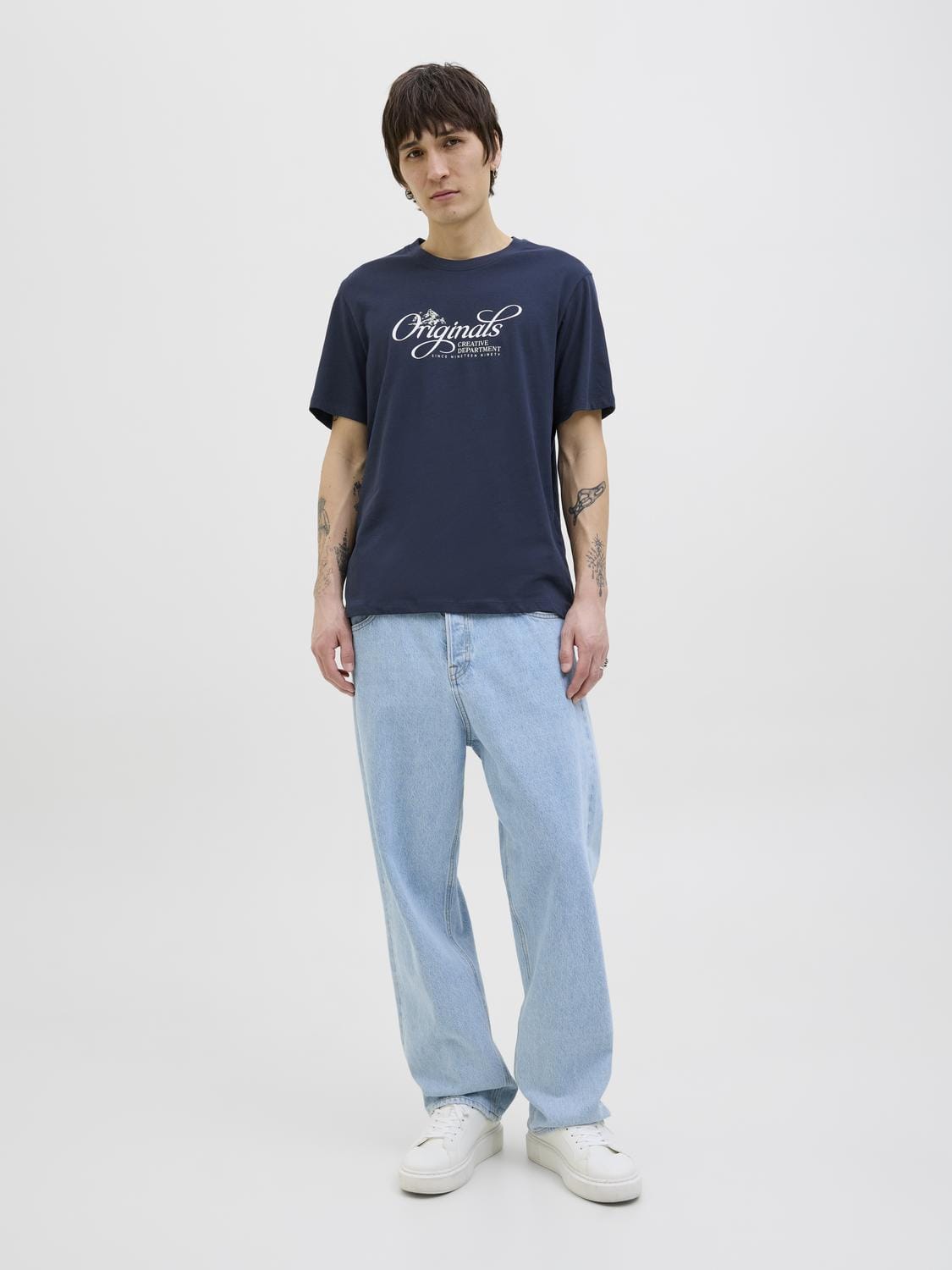 model_shot-front_full