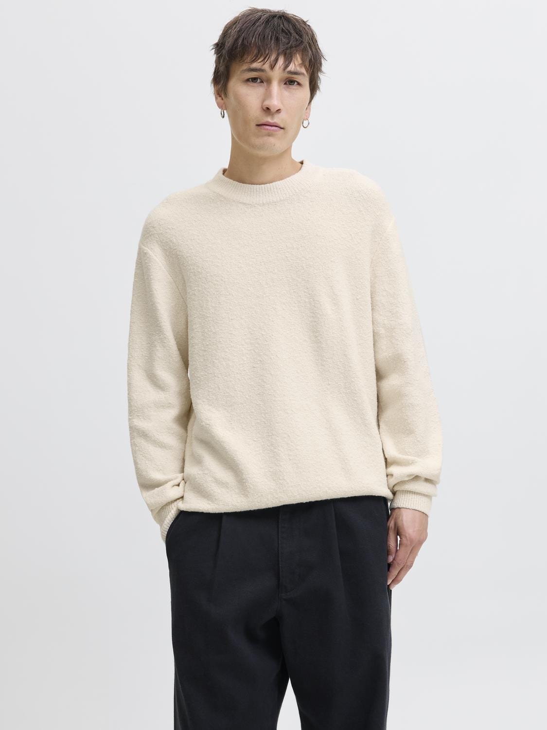 model_shot-front