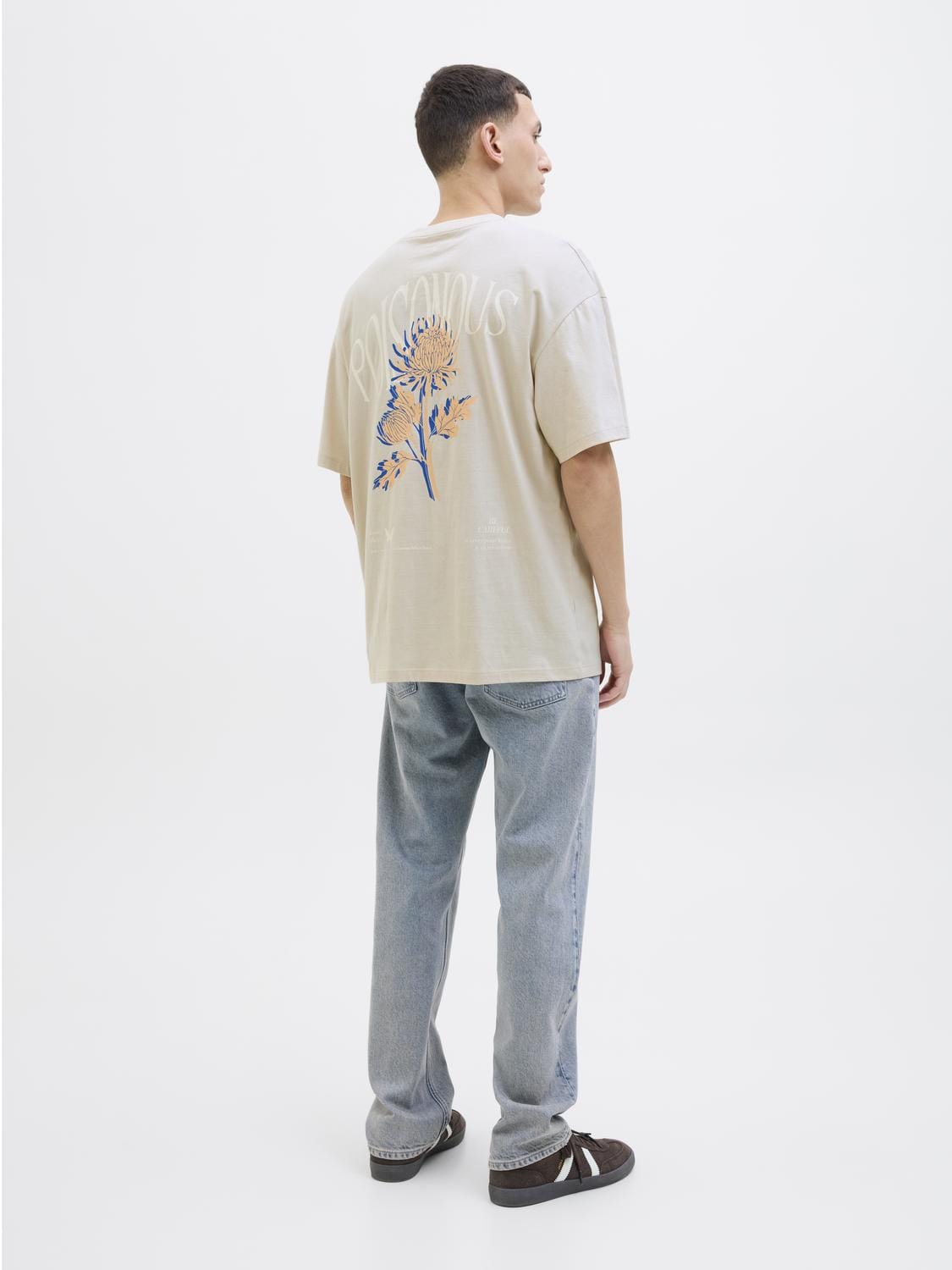 model_shot-back