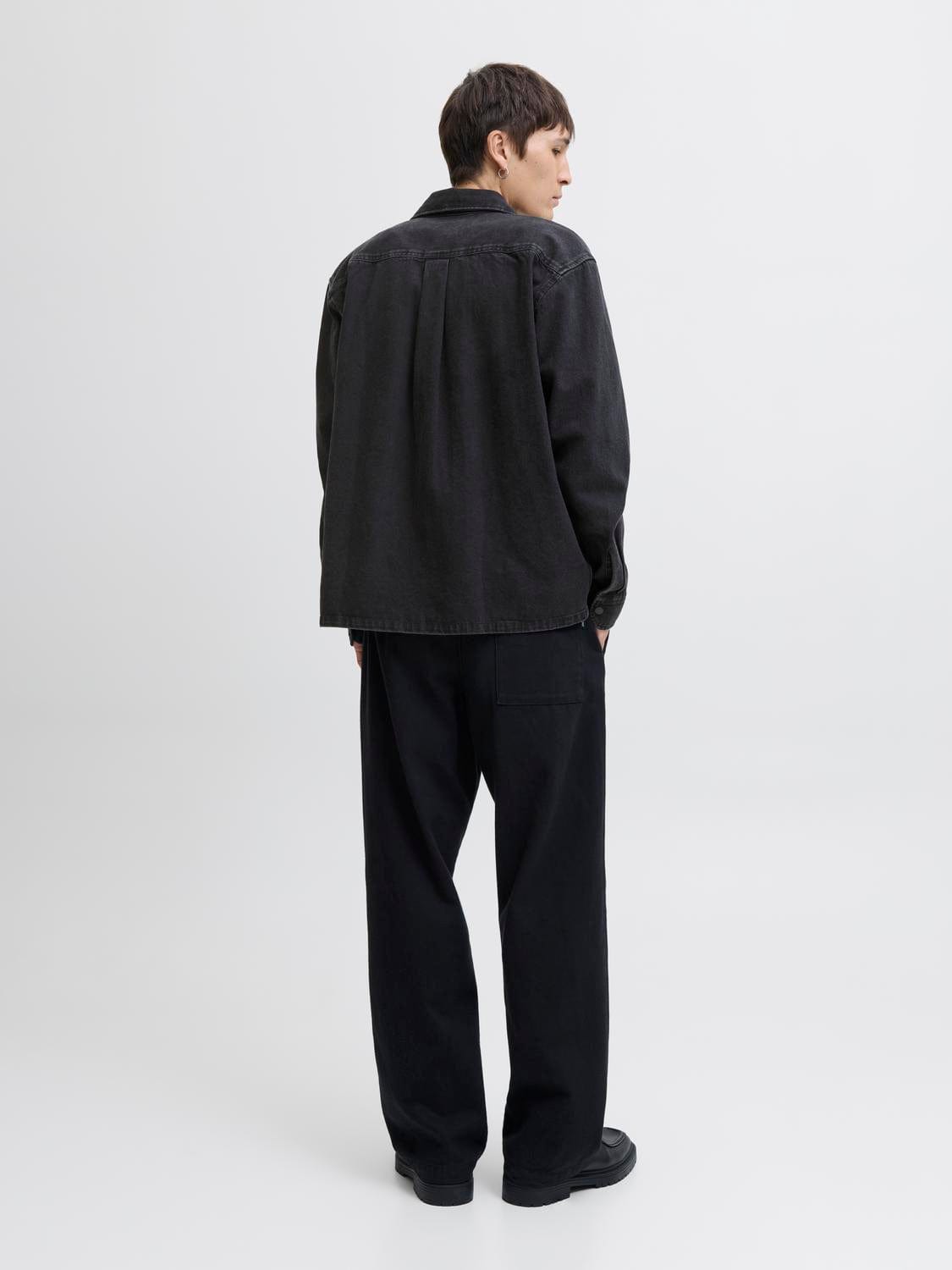 model_shot-back