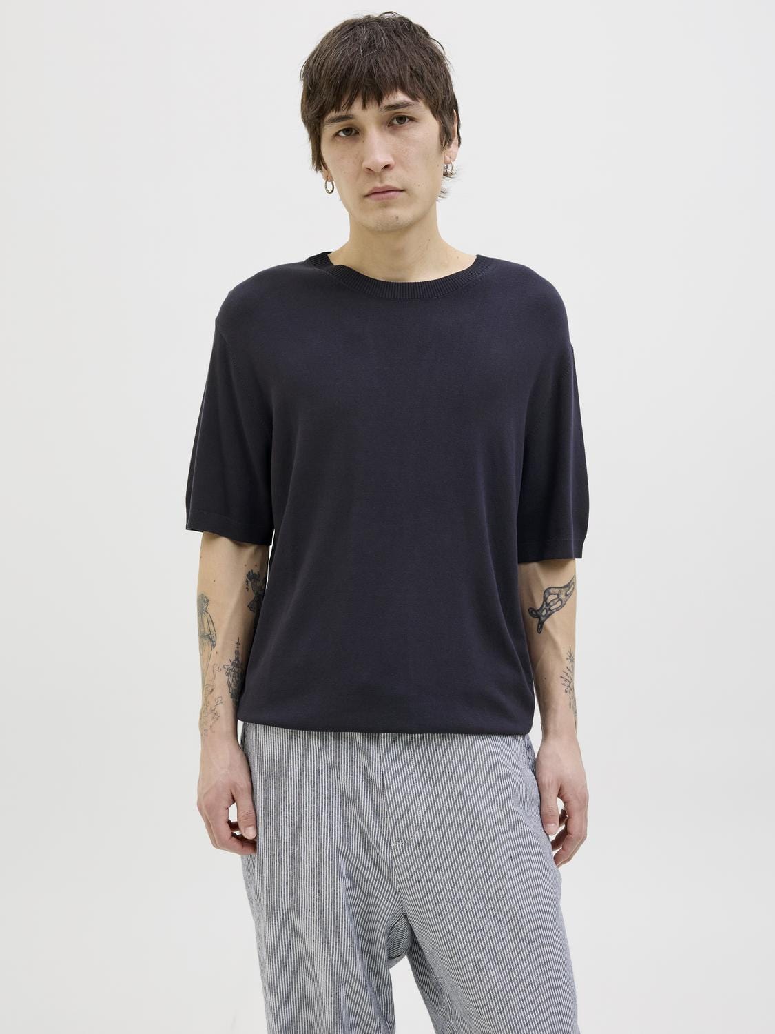 model_shot-front