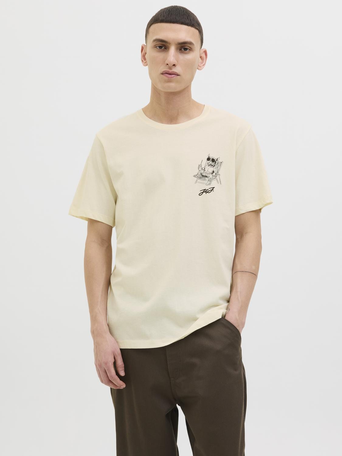 model_shot-front