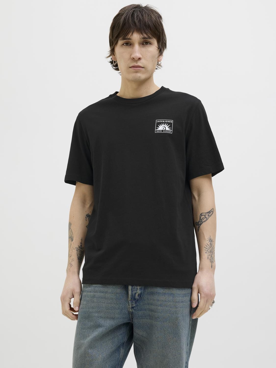 model_shot-front