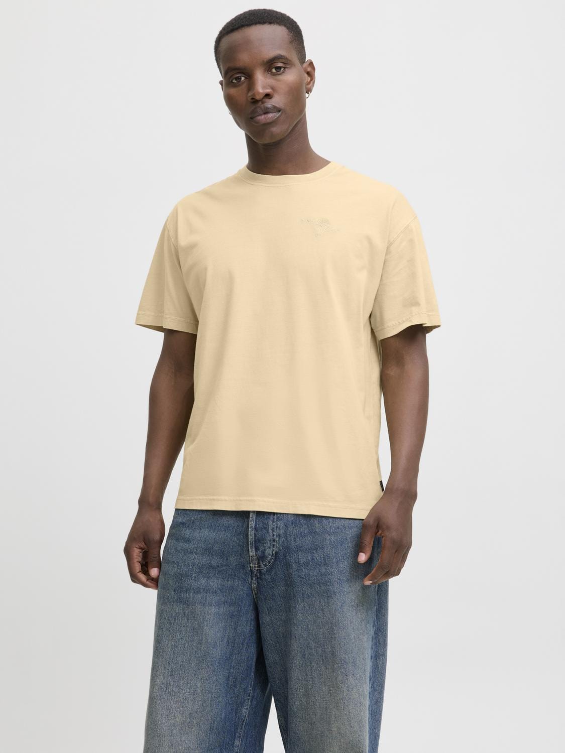 model_shot-front