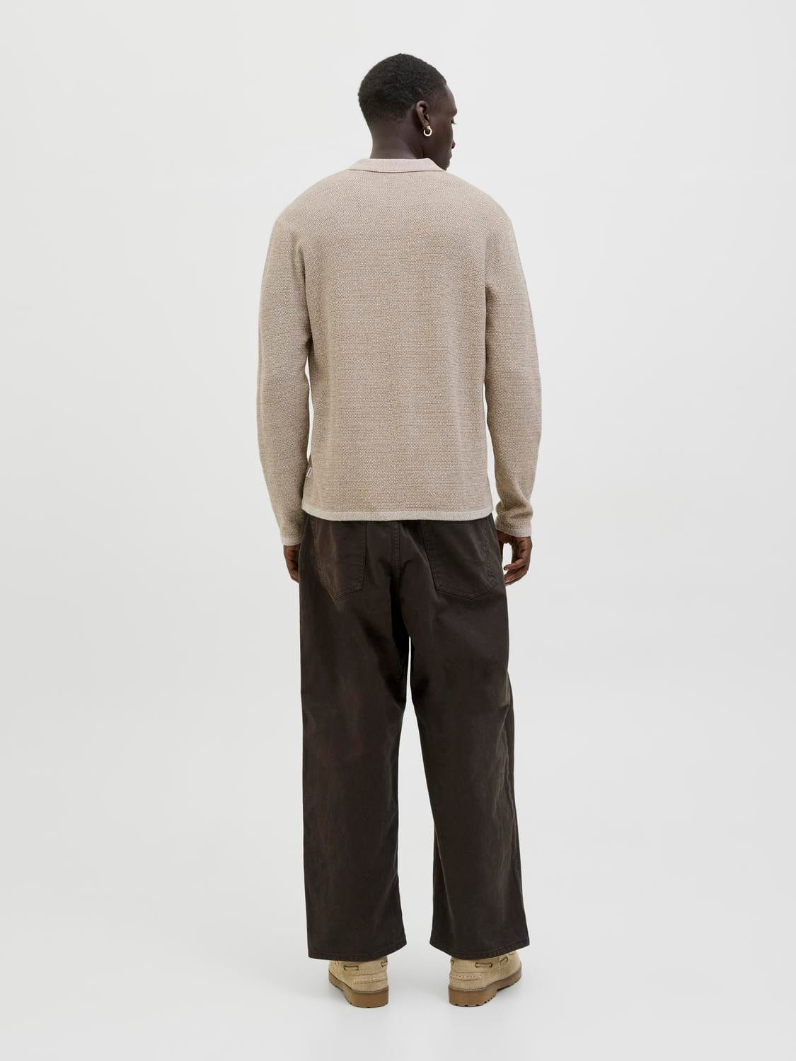 model_shot-back