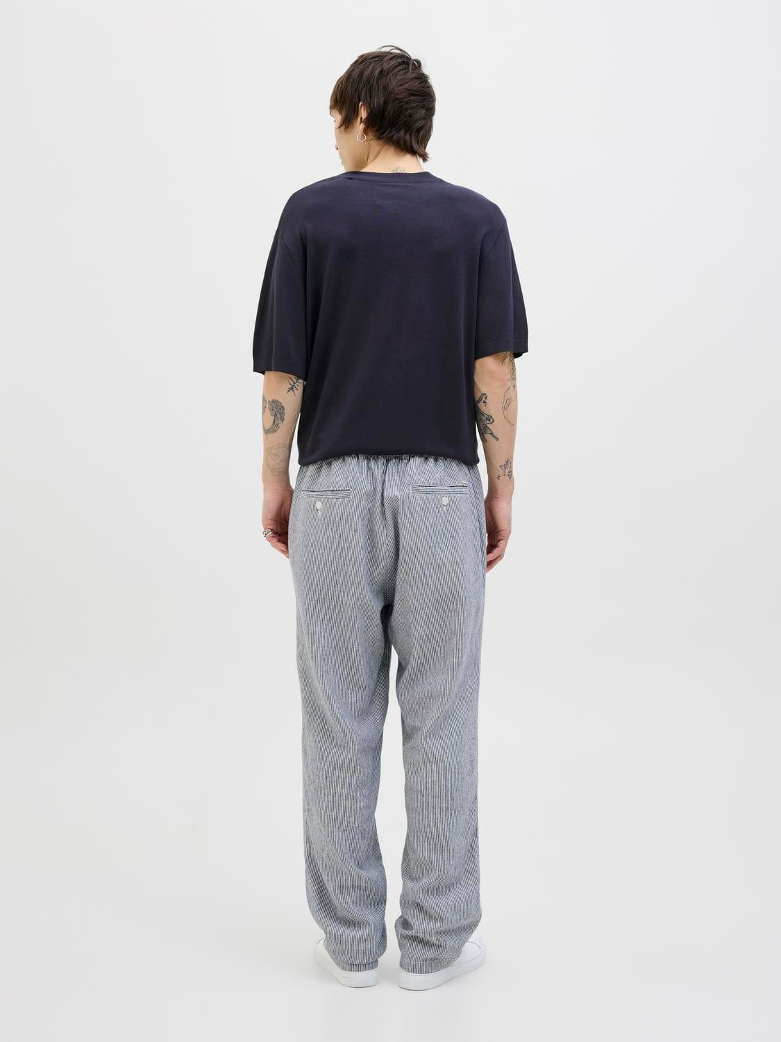 model_shot-back