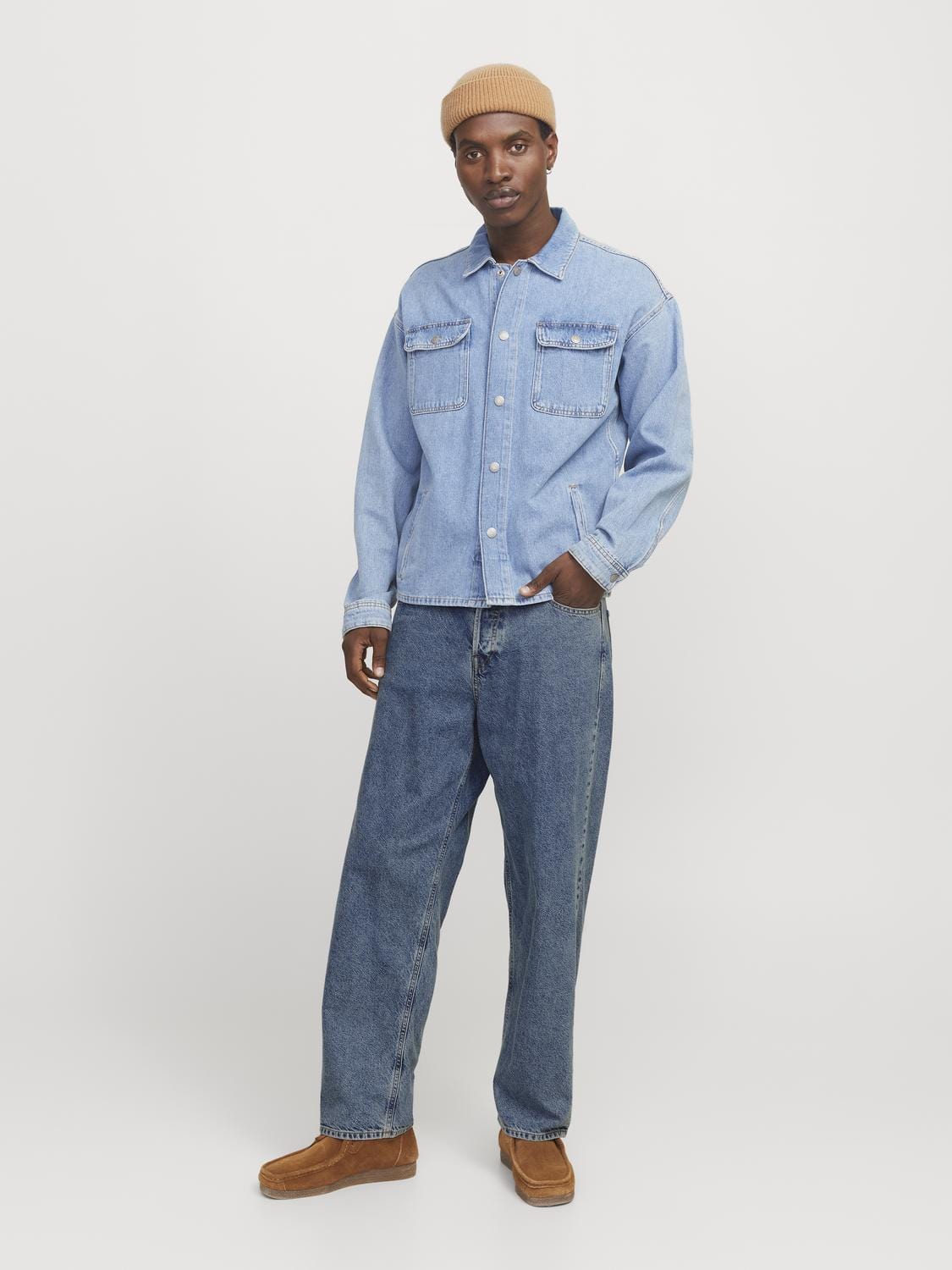 model_shot-front_full