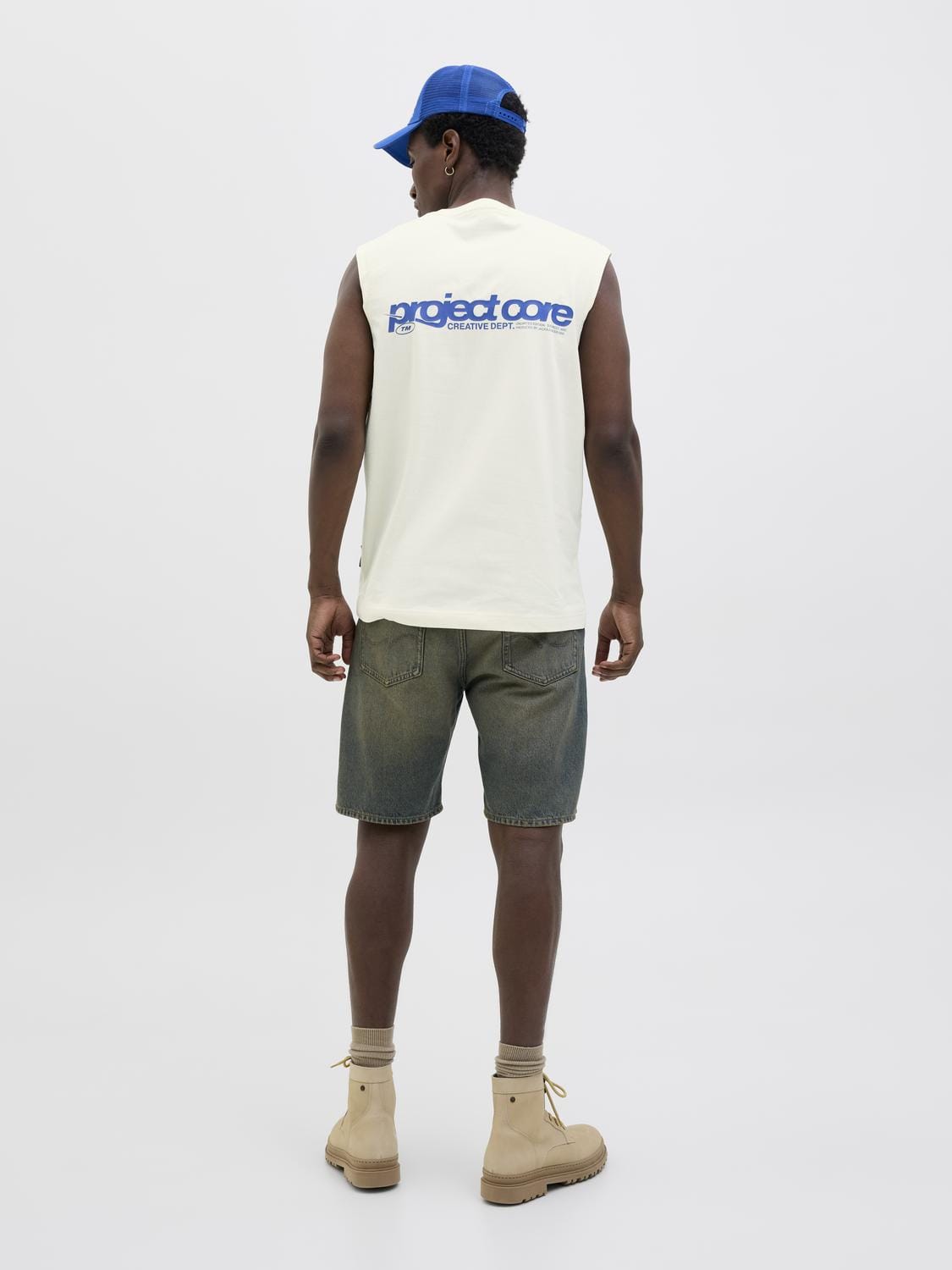 model_shot-back