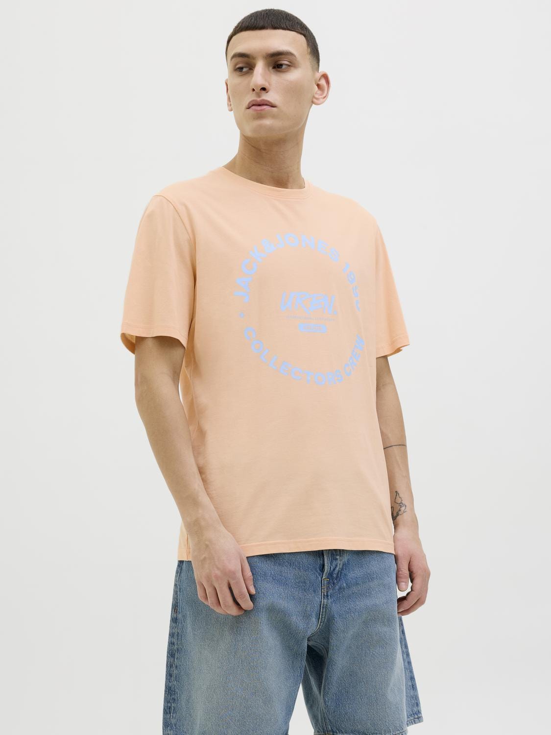 model_shot-front