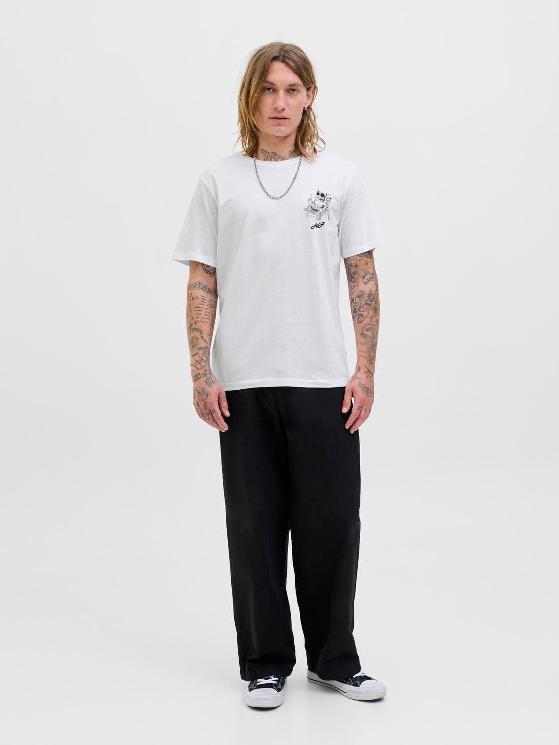 model_shot-front_full