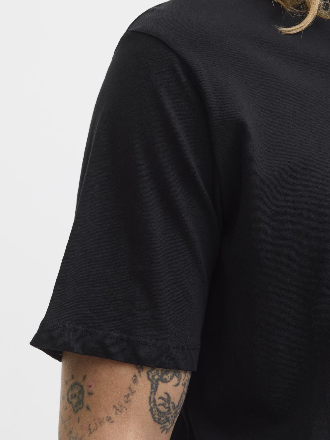 model_shot-detail