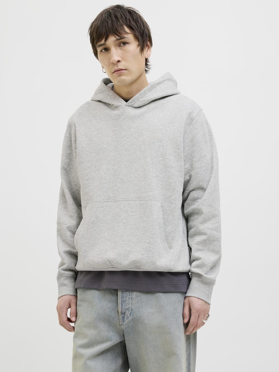 model_shot-front