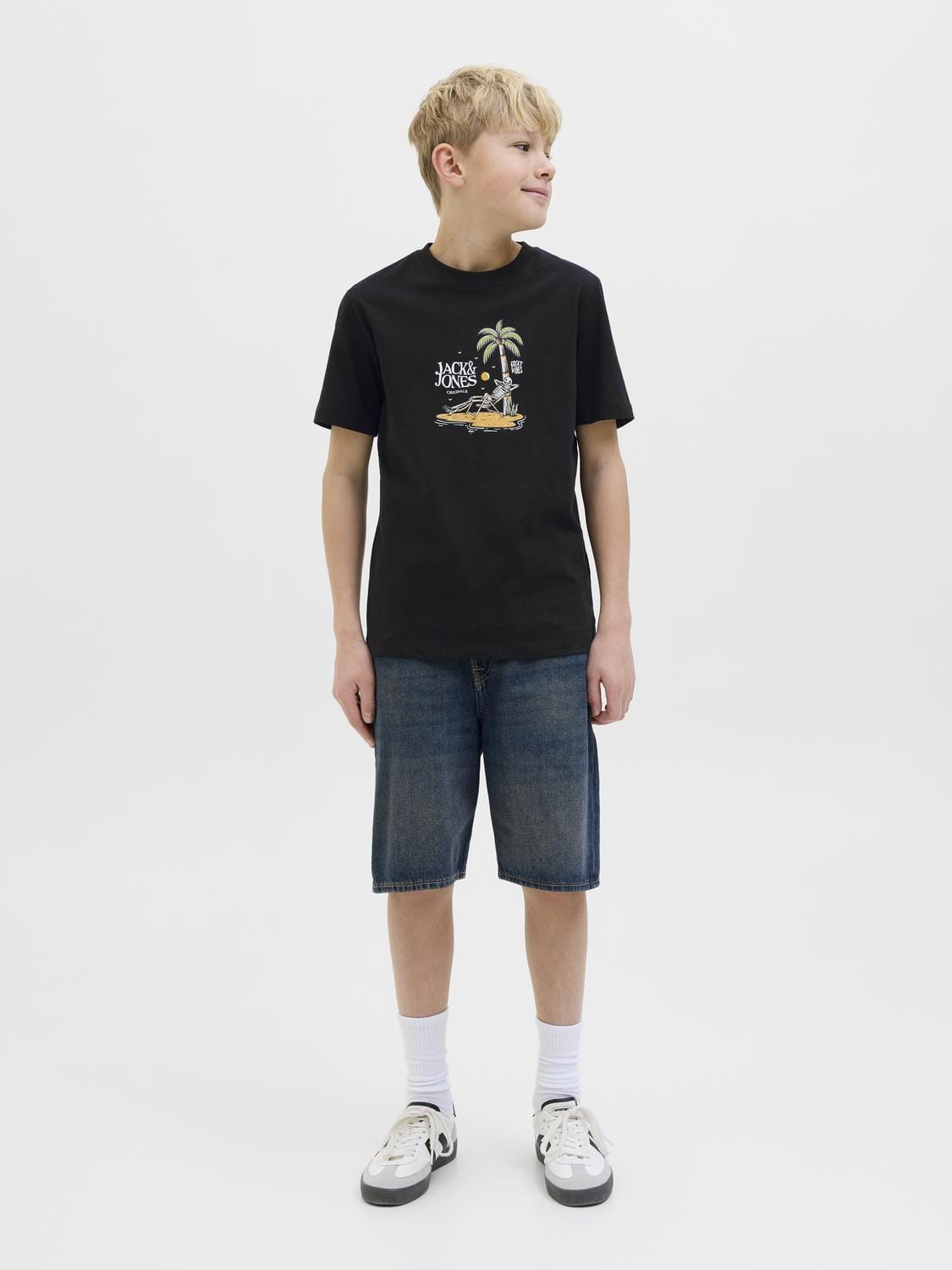 model_shot-front_full