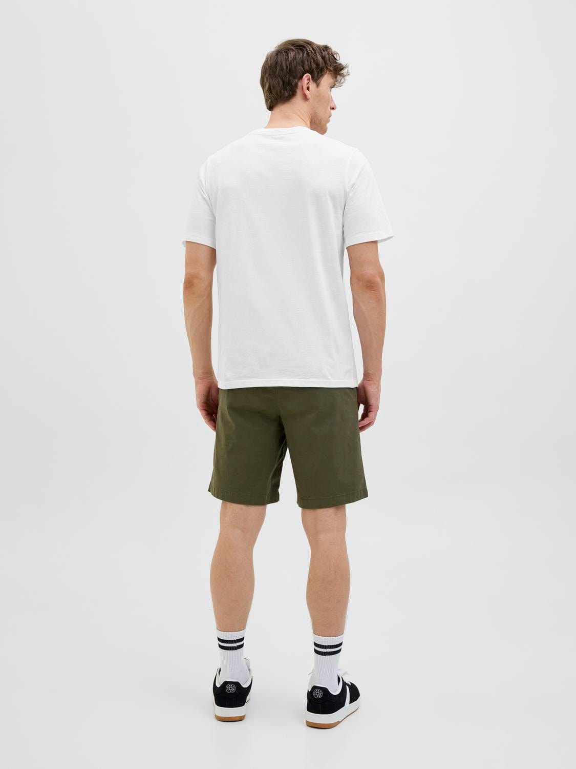 model_shot-back