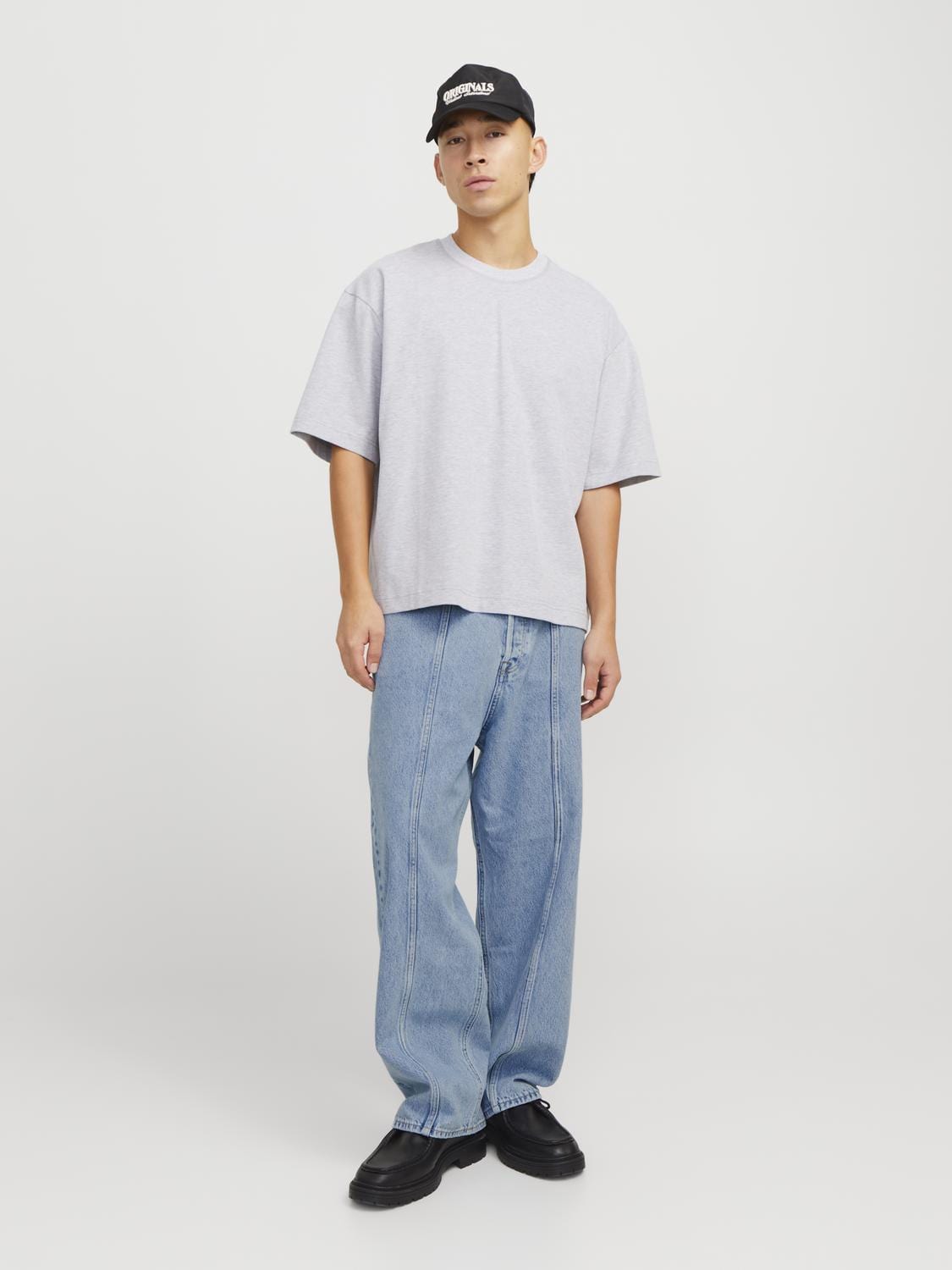 model_shot-front_full