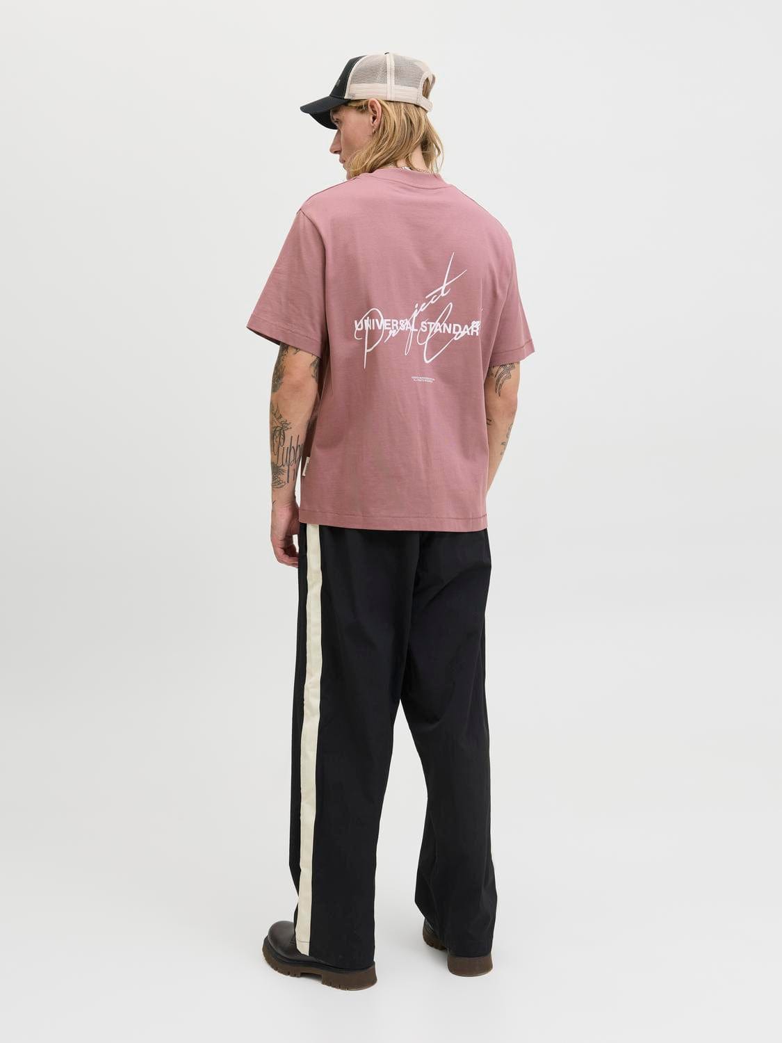 model_shot-back