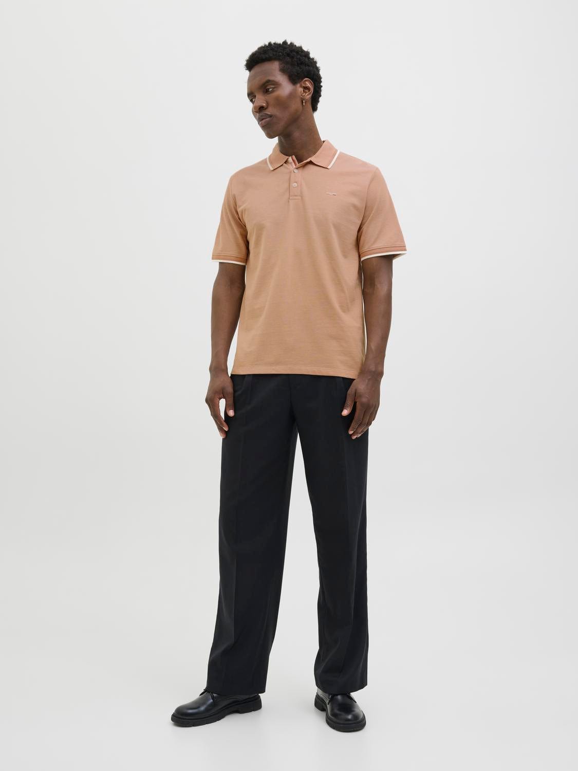 model_shot-front_full