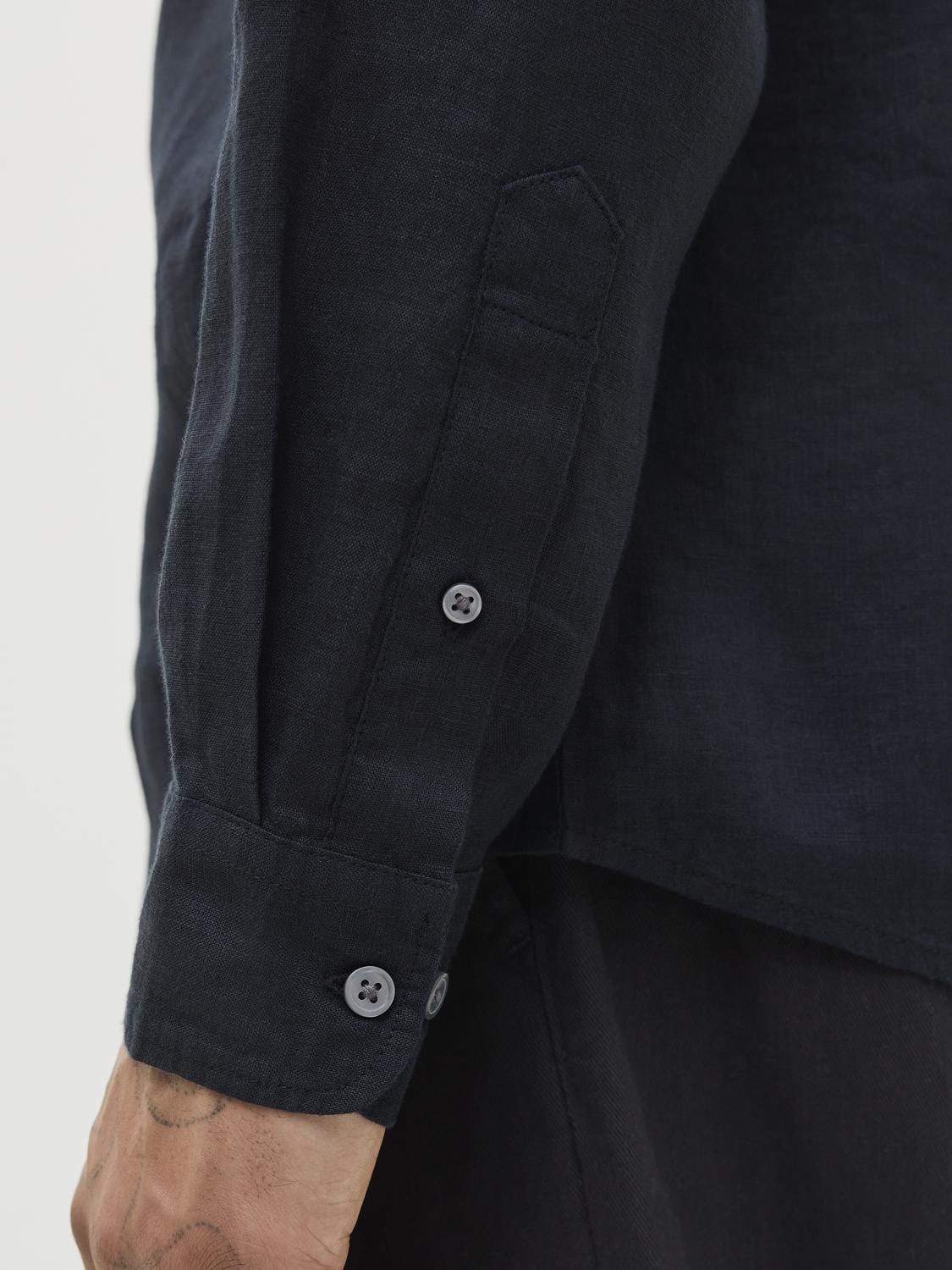 model_shot-detail