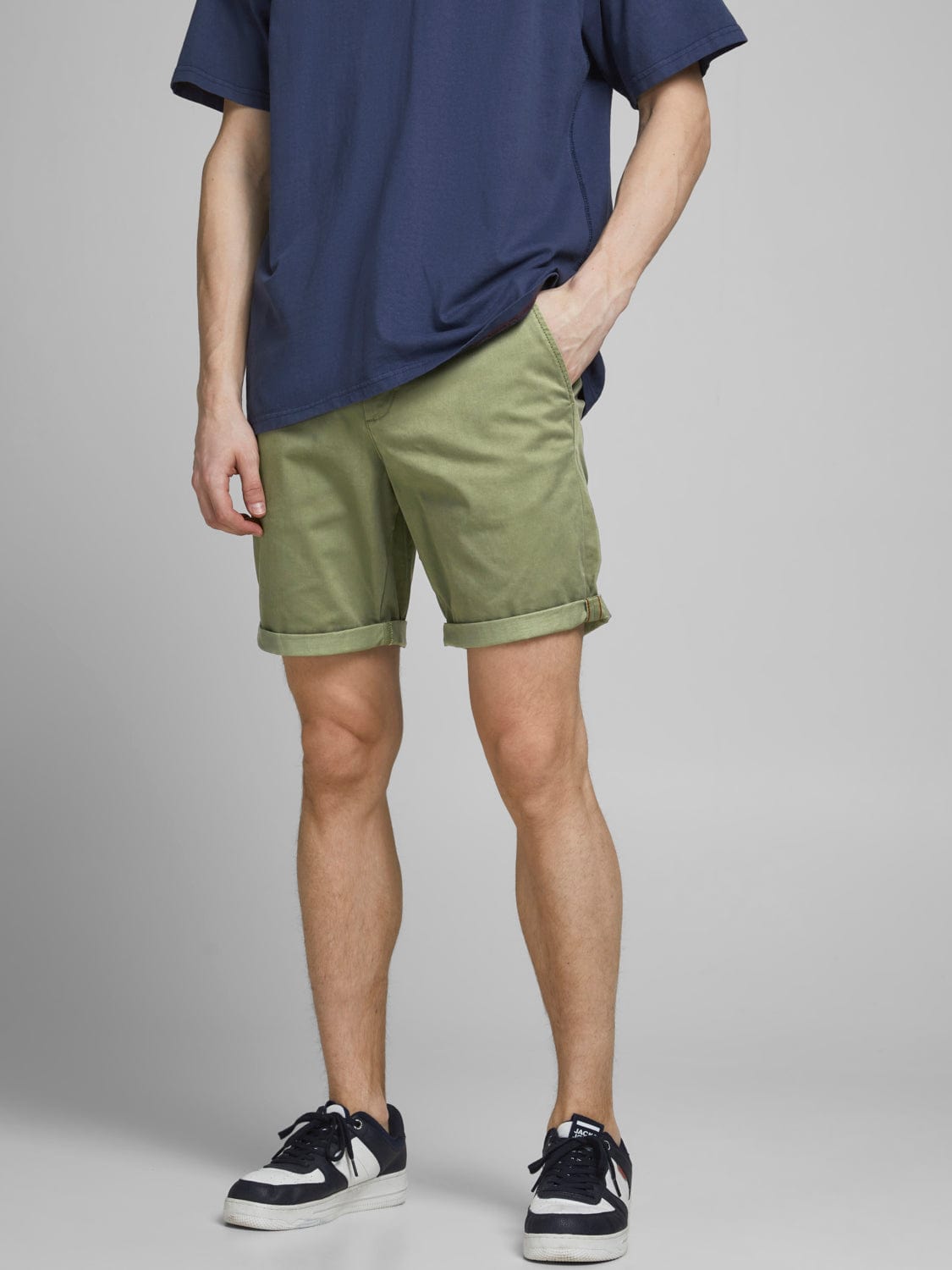 Pantalón corto chino verde-JJIBOWIE