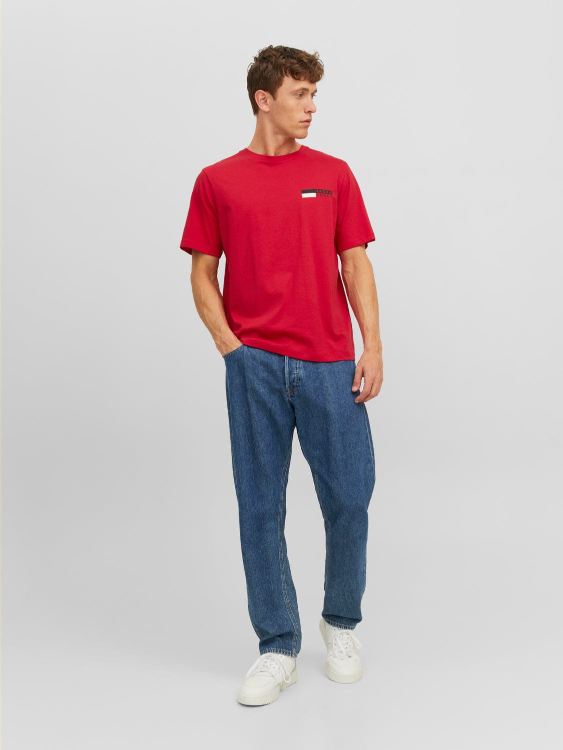 Camiseta con logo roja  -  JJECORP LOGO TEE PLAY SS O-NECK NOOS