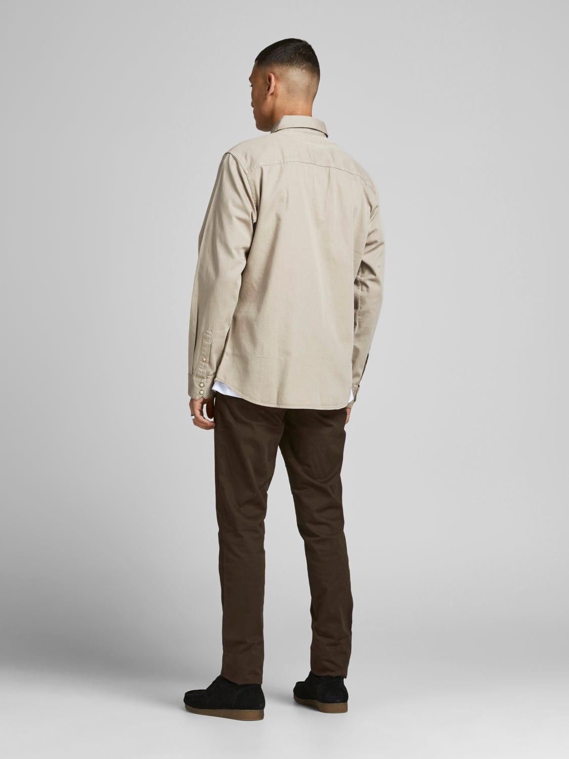 Camisa vaquera beige con bolsillos -SHERIDAN