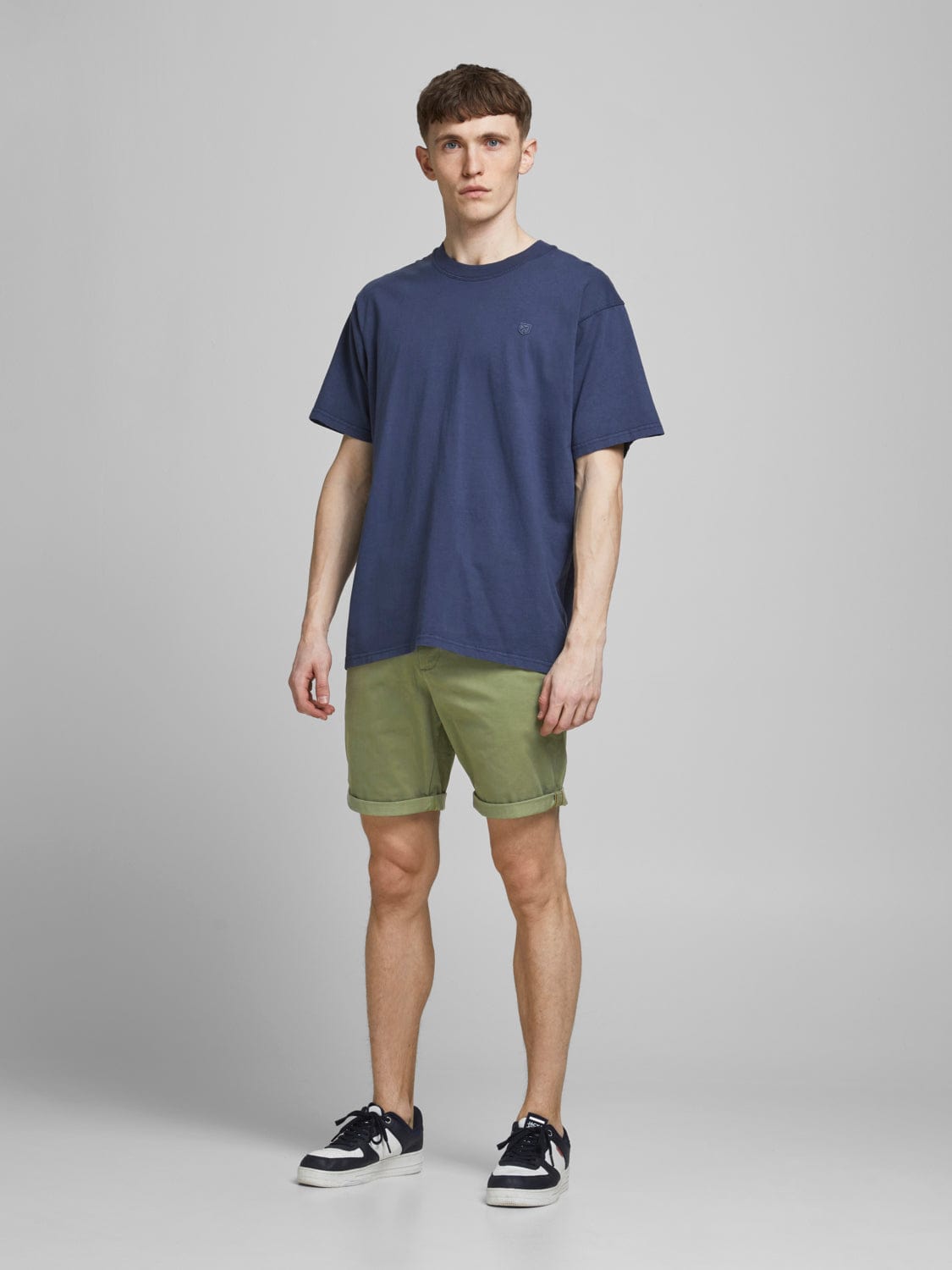 Pantalón corto chino verde-JJIBOWIE