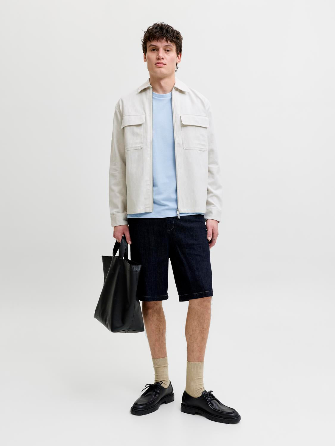 model_shot-front_full