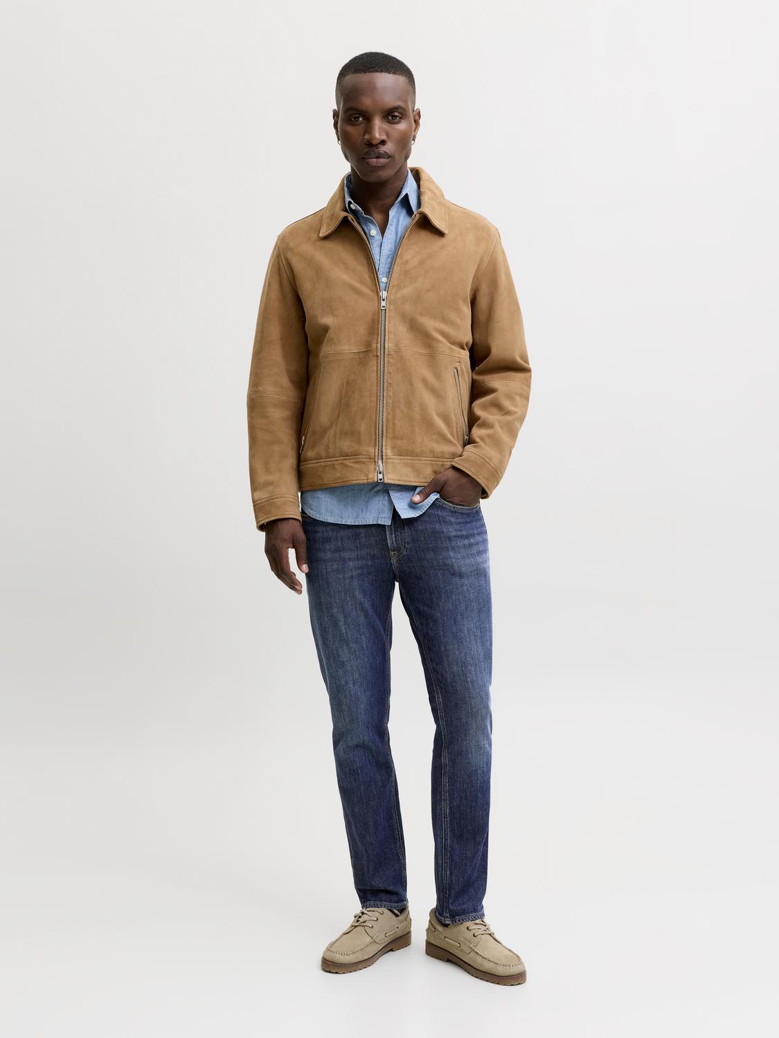model_shot-front_full