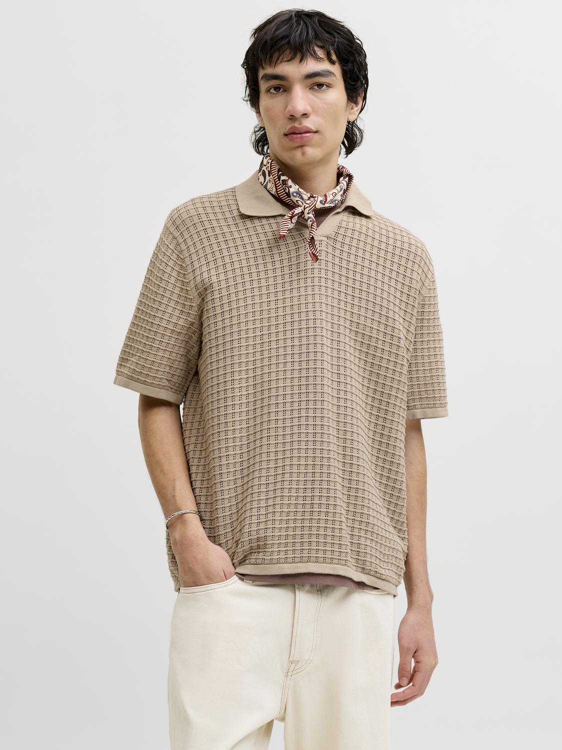 model_shot-front