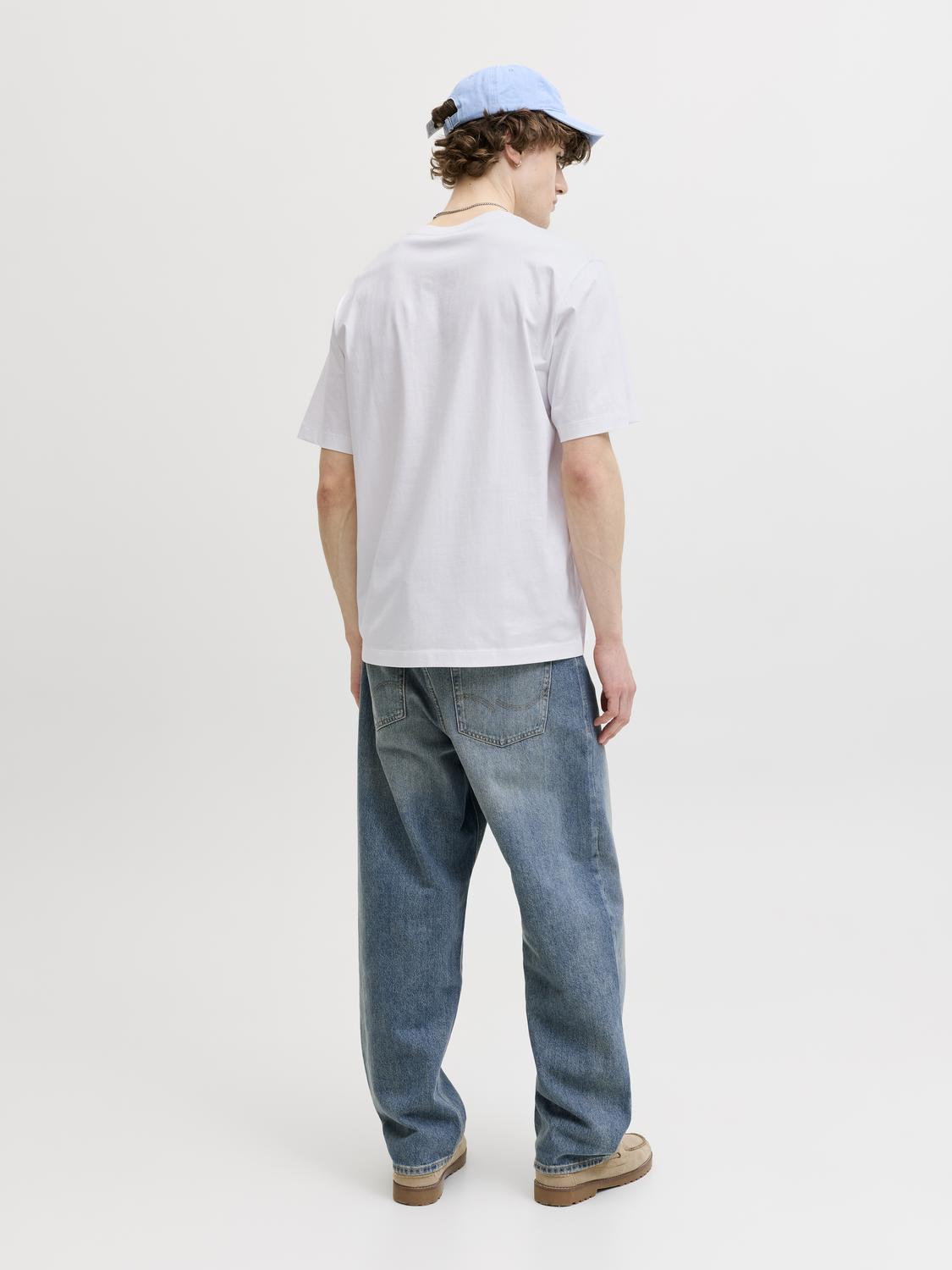 model_shot-back