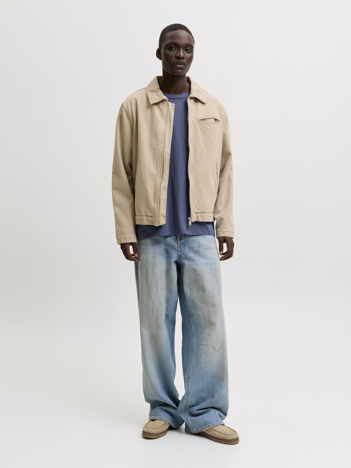 model_shot-front_full