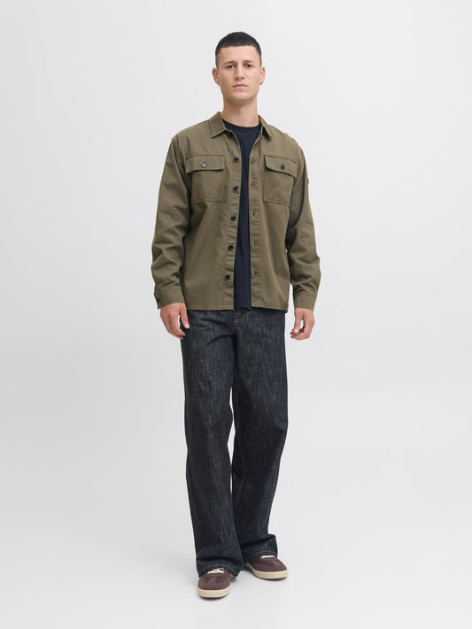 model_shot-front_full