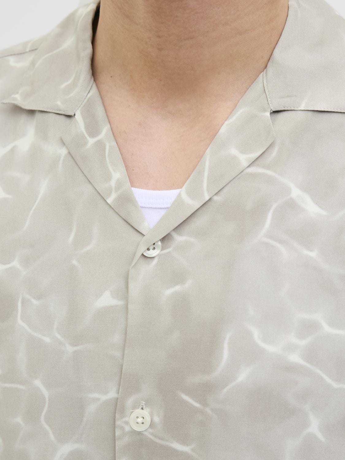 model_shot-detail