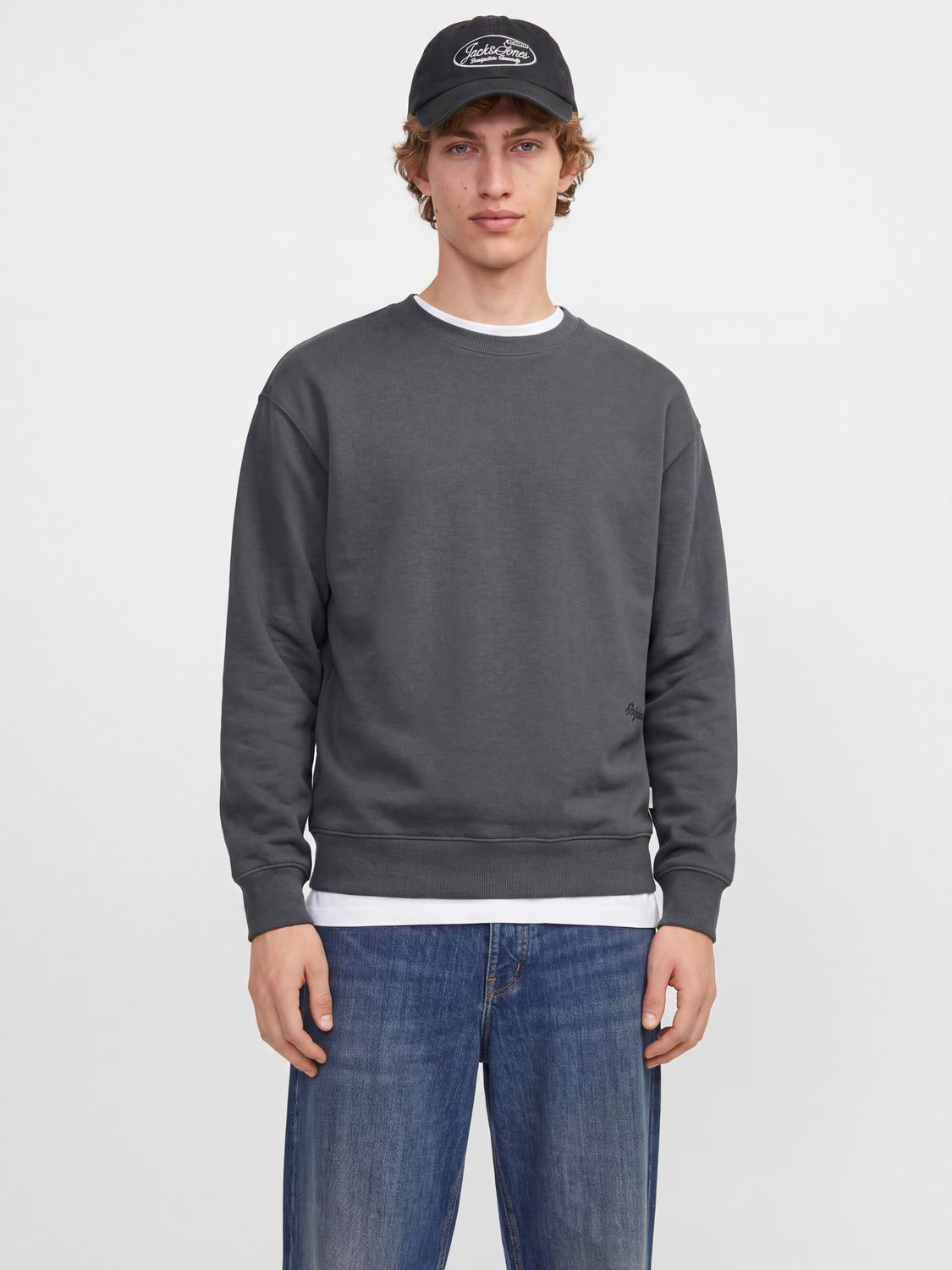 model_shot-front