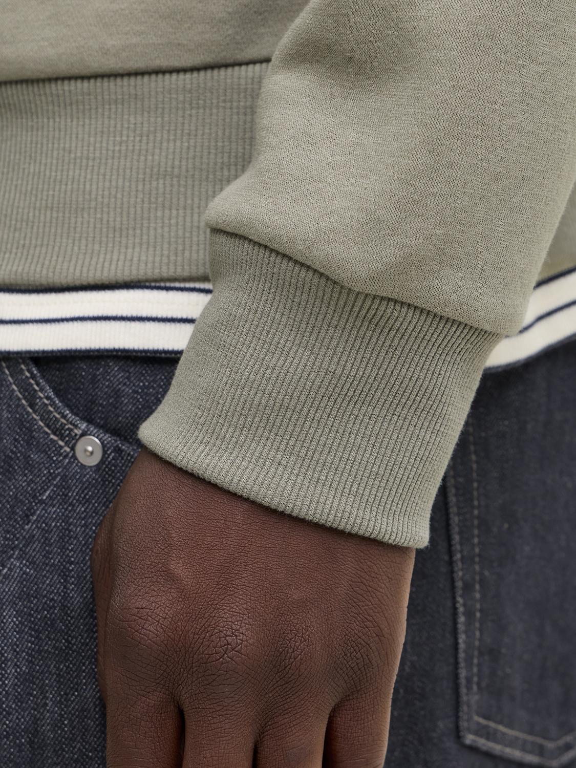 model_shot-detail