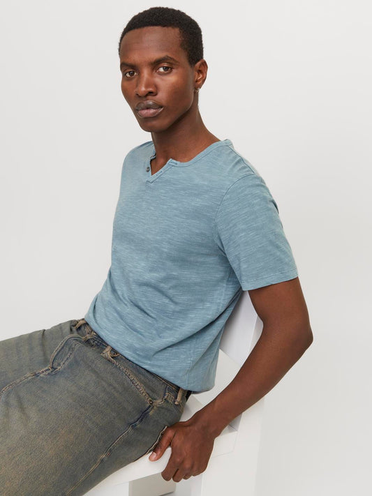 model_shot-creative
