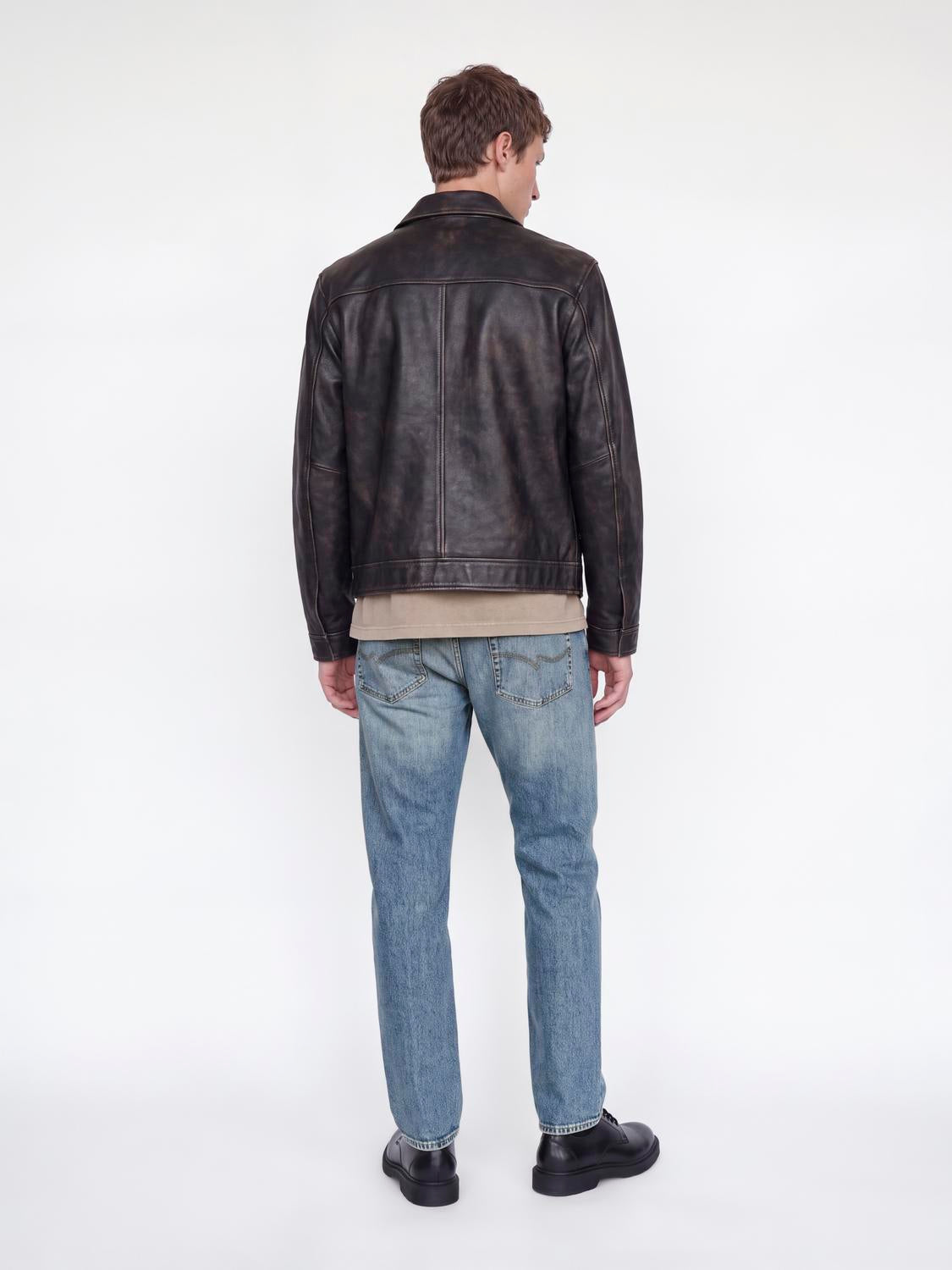 model_shot-back