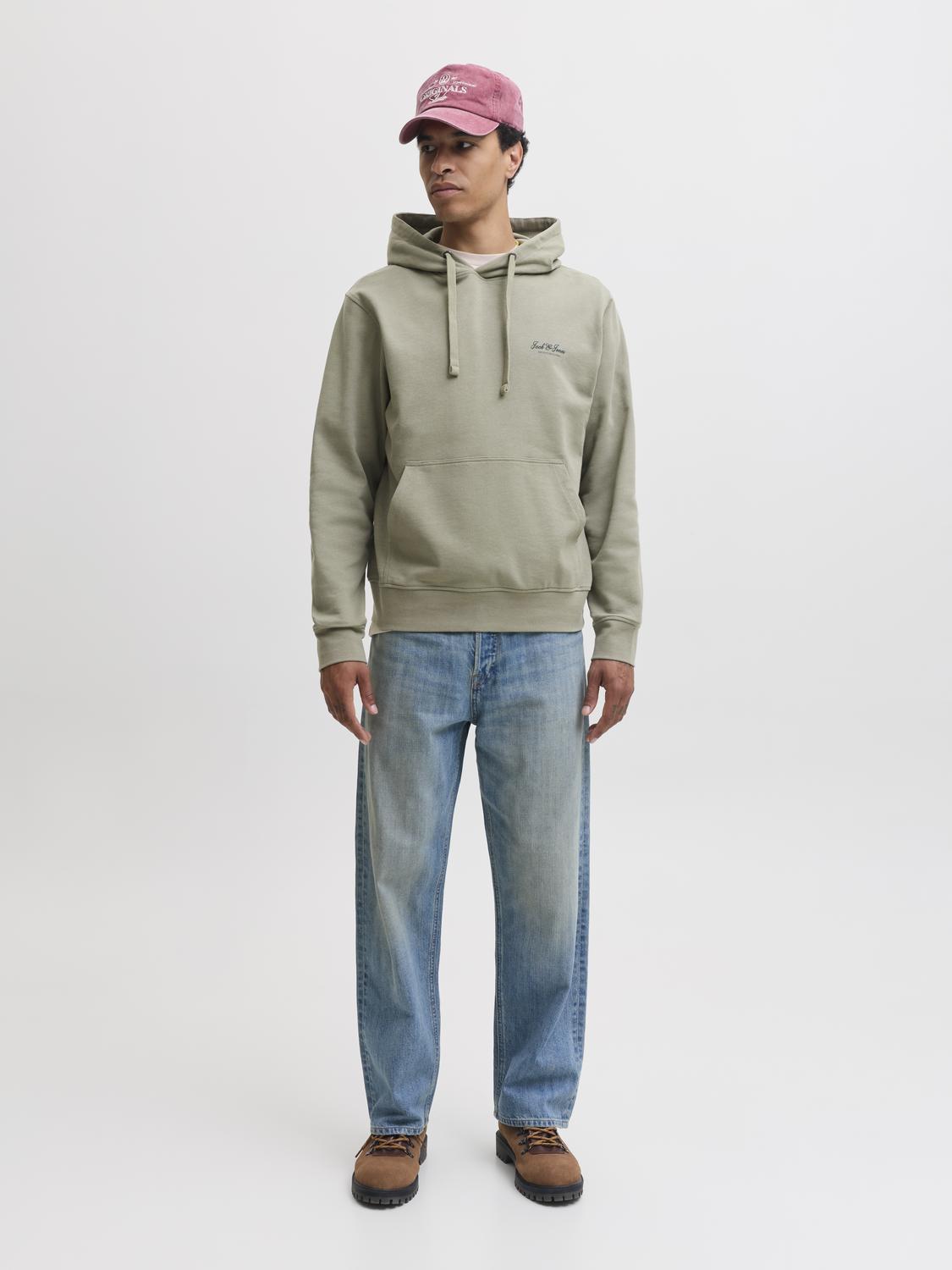 model_shot-front_full