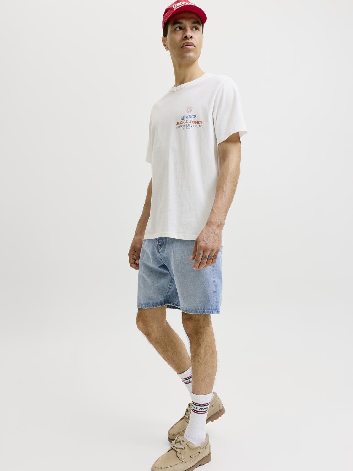 model_shot-creative