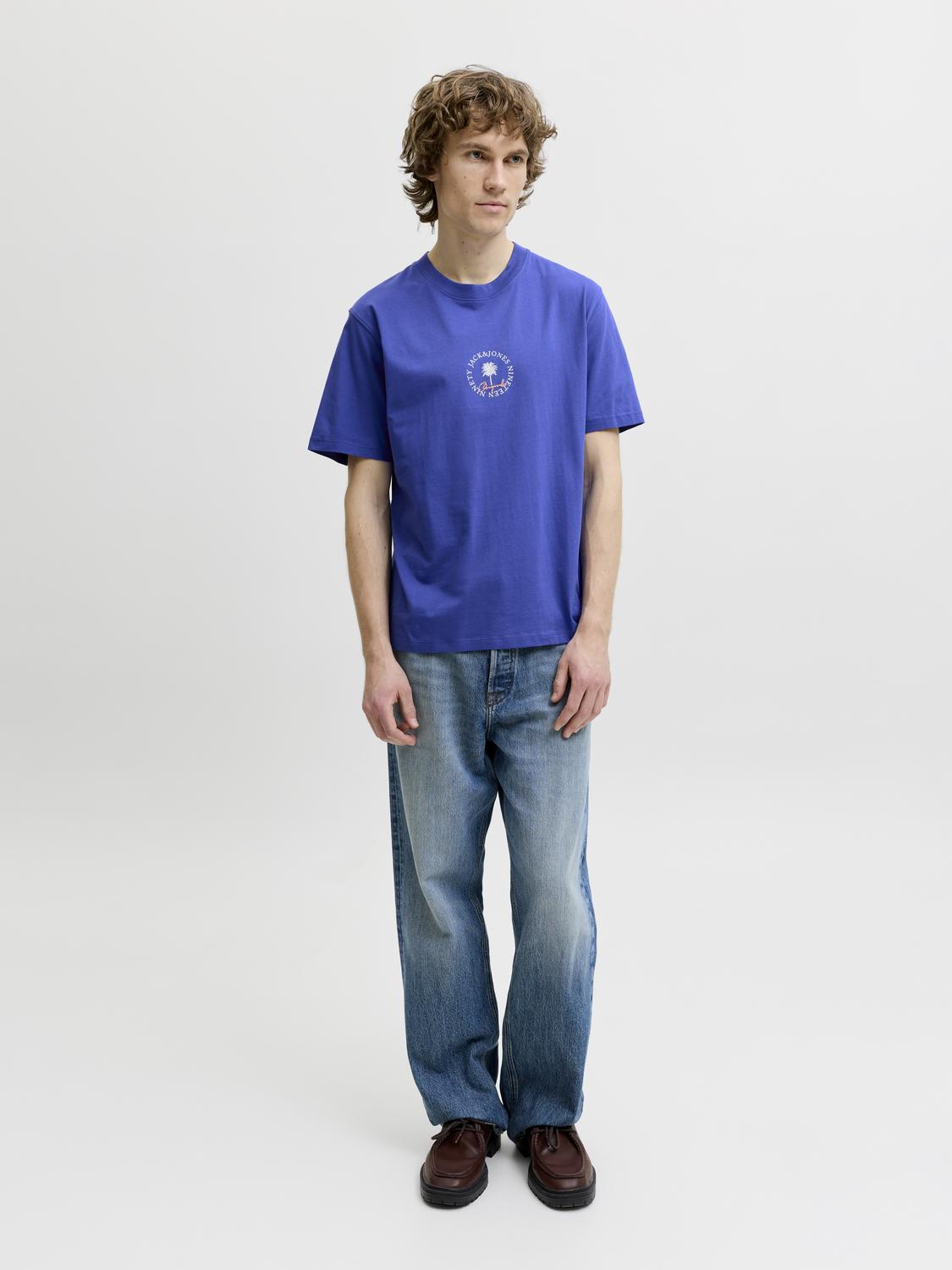 model_shot-front_full