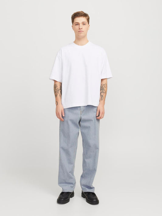 model_shot-front_full