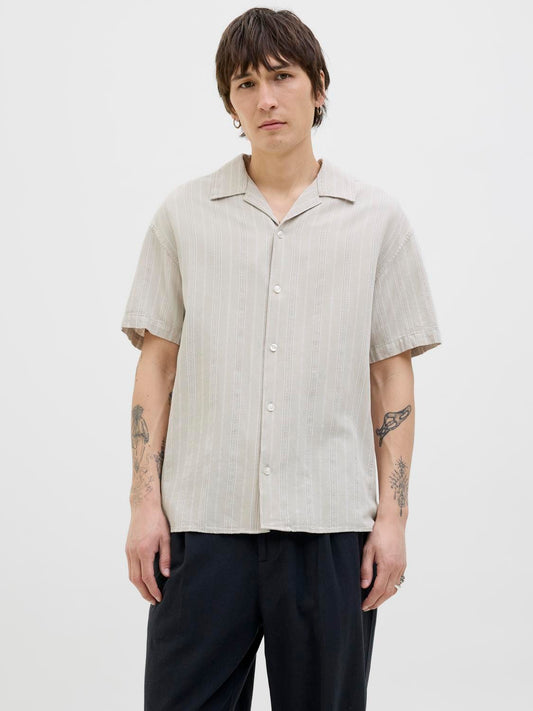 model_shot-front