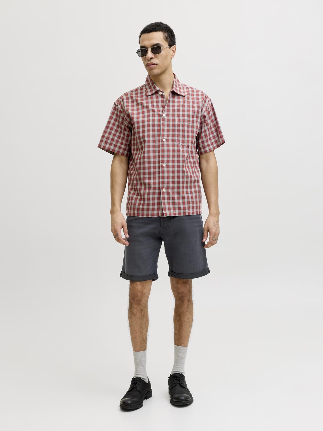 model_shot-front_full
