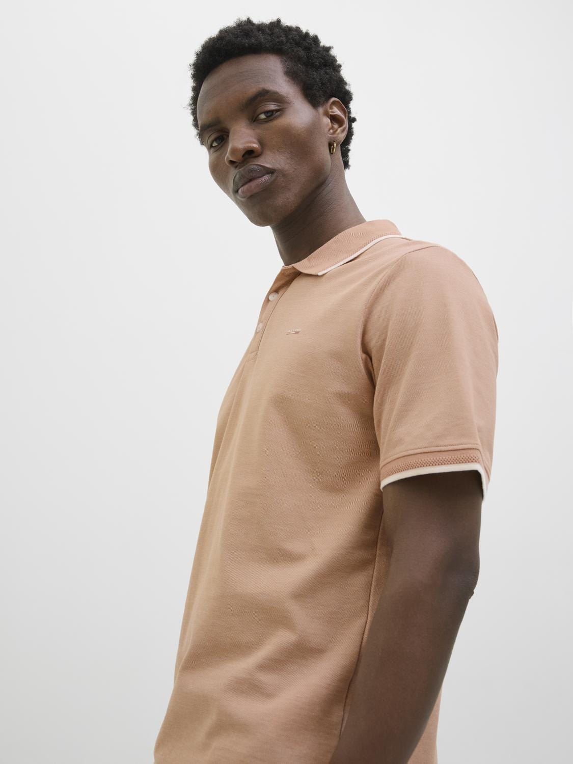 model_shot-creative