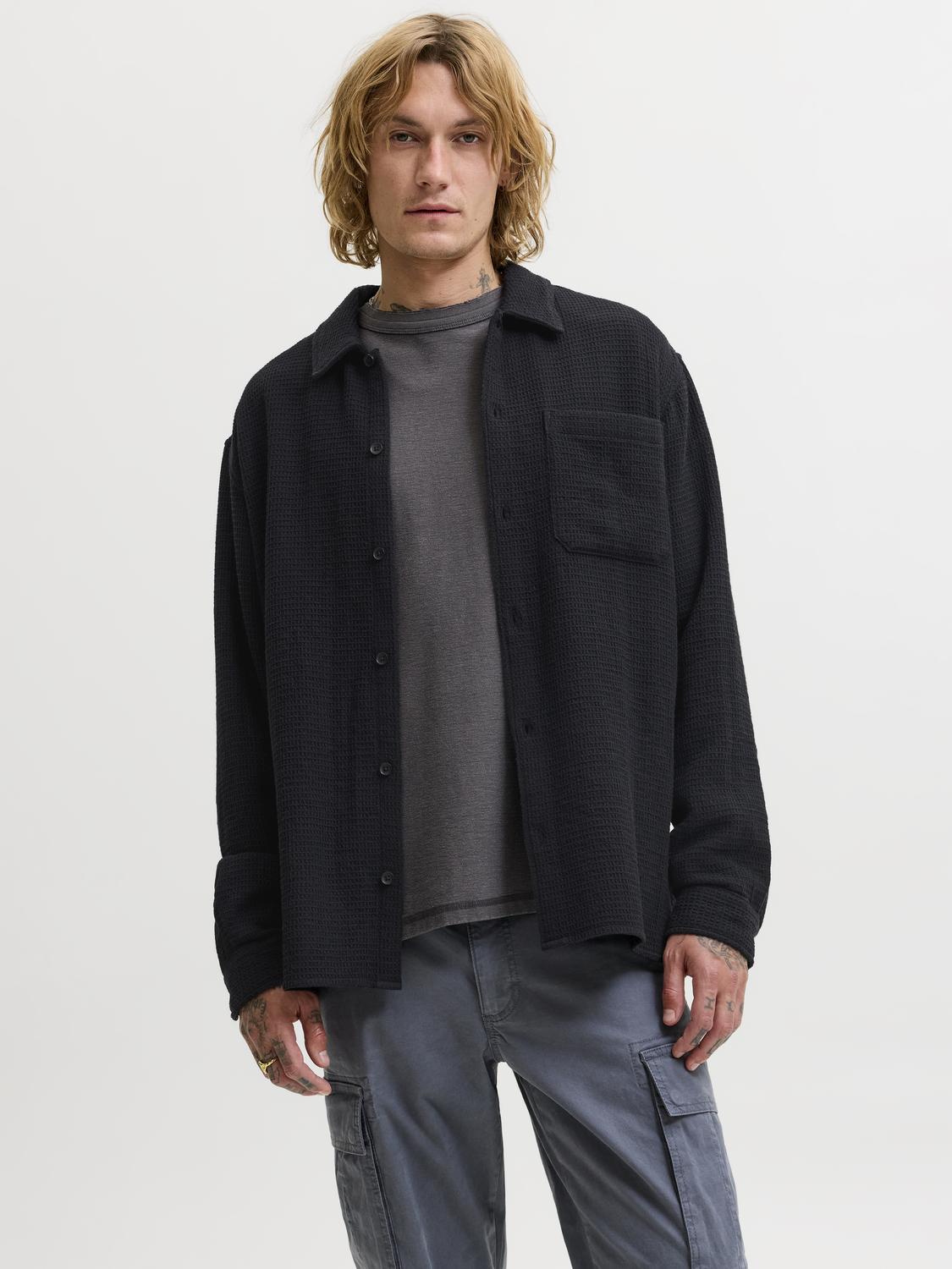 model_shot-front